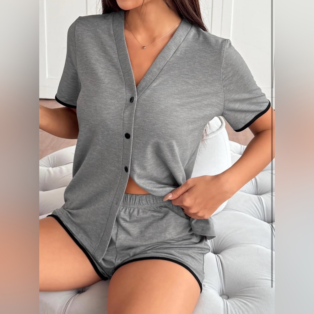 NWT Gray Button-Up Sleepwear Set - Size Small